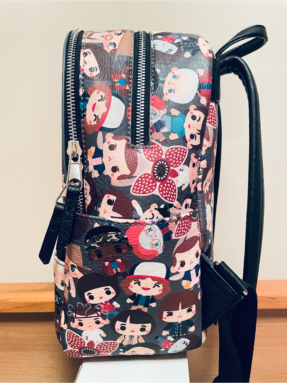 Stranger Things Loungefly backpack - Picture 4 of 4